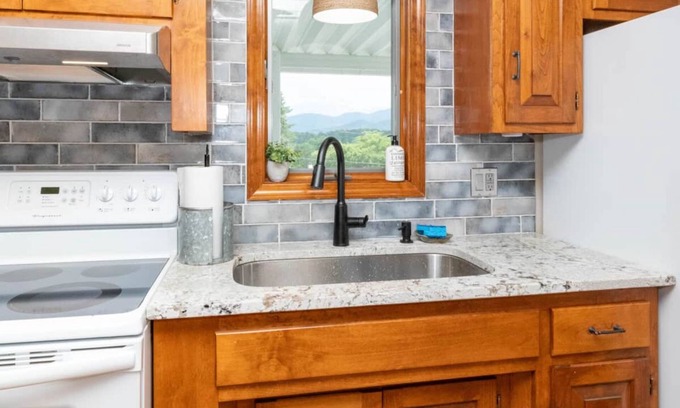 Canton House | Discover Inn Between: A Pet-Friendly Retreat in Asheville