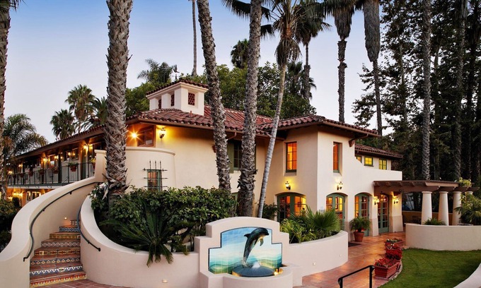 West Beach Hotel | Relax at Inn By The Harbor with Pool and Spa Amenities