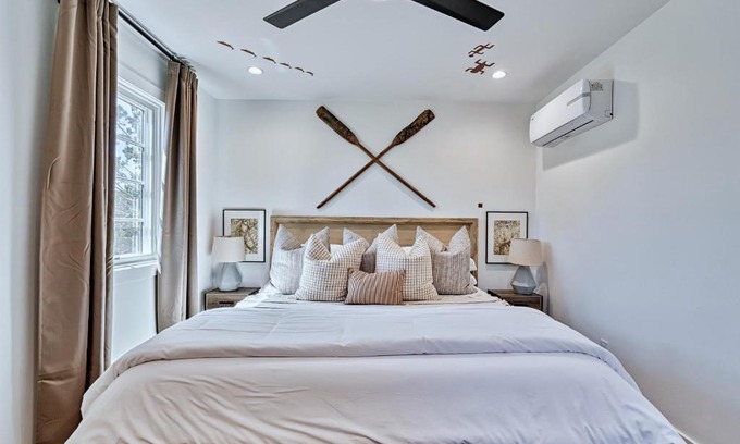 Williams House | Exceptional Inn History Grand Canyon Cabin with Family Amenities