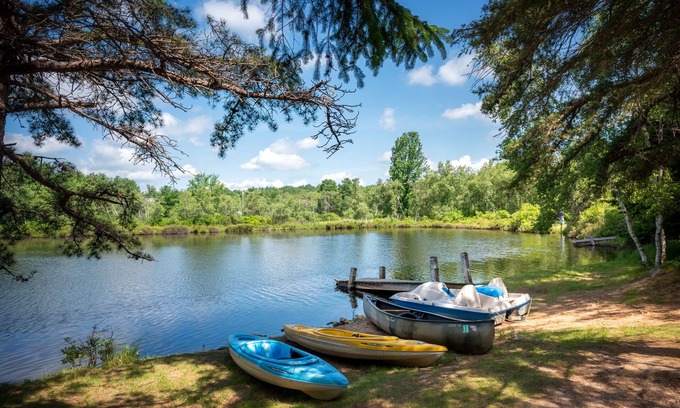 Long Pond House | Lakefront Escape at Inn Kognito with Hot Tub & Casino Fun