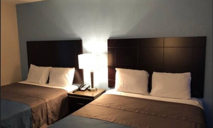 East Village Hotel | Comfortable Stay at Inn Of Long Beach with Pool & Breakfast