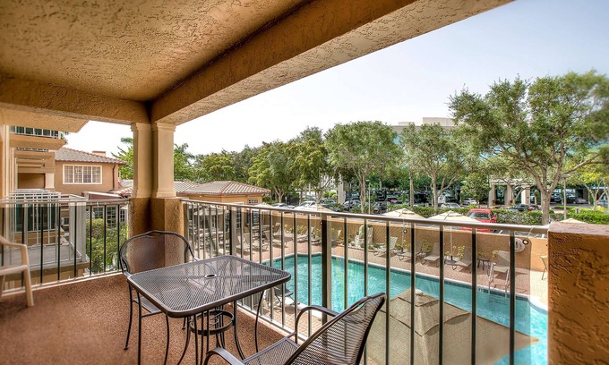 Park Shore Hotel | Relax at the Inn of Naples: Pool, Spa & Family Friendly