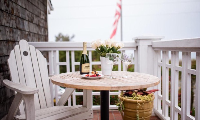 Summerland Bed & Breakfast | Discover Inn On SummerHill: Family-Friendly & Accessible Stay