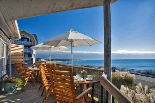 Falmouth Heights Bed & Breakfast | Relax at Inn on the Sound: Beachfront Escape with Breakfast