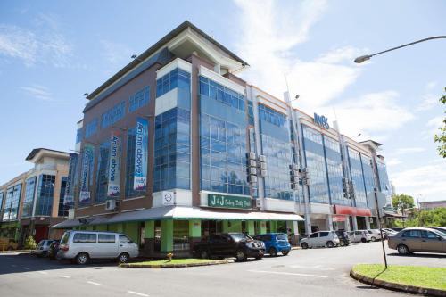 Bintulu Hotel | Accessible Family Getaway at Inn86 with Great Reviews
