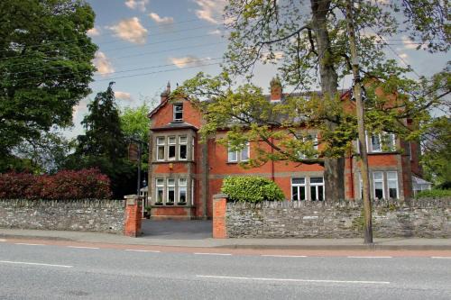 Dundalk Bed & Breakfast | Family-Friendly Retreat at Innisfree House - 4-Star Stay