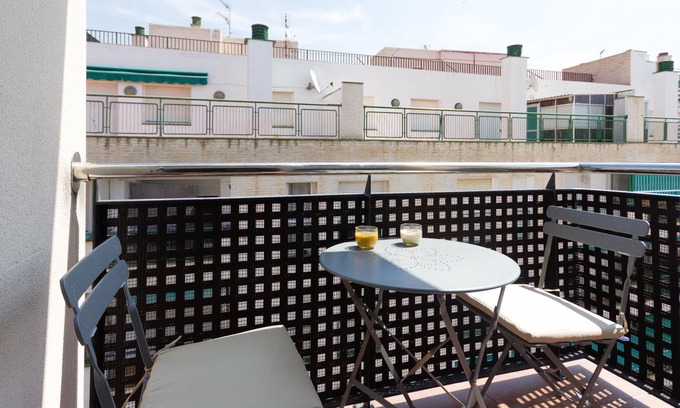 L'Ametlla de Mar Apartment | Comfortable INNOUTHOME Apartment with WiFi & Spa Access