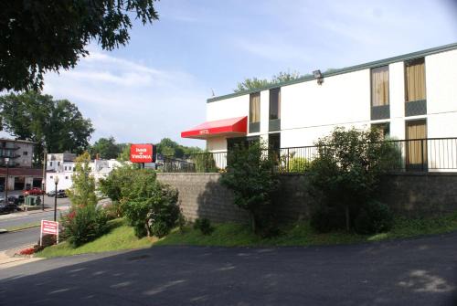 Maywood Hotel | Family-Friendly Inns of Virginia Arlington for Your Getaway
