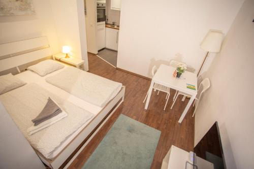Pradl Apartment | Convenient Innsbruck City Center Studio with Self-Check-In