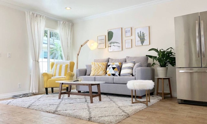 East Pasadena House | Stylish Guest House Near Caltech & Huntington Library