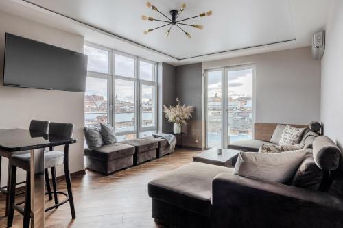 Lviv City Center Apartment | Inshi Apartments: Pet and Child Friendly on Hazova Street
