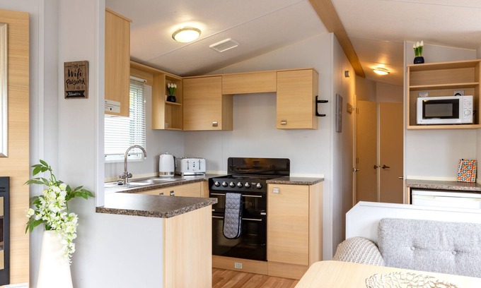 Tewitfield Cabin | Discover Inside No. 9 Retreat: Pet-Friendly Oasis