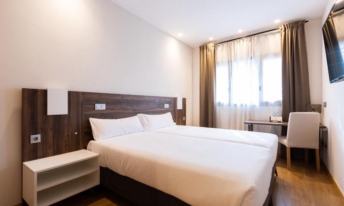 Palencia Hostel | Discover INSIDEHOME Ciudad de Palencia - Family Friendly Stay