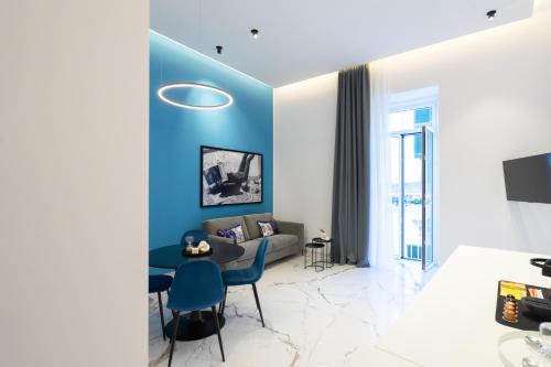 Chiaia House | Discover InSogno Suites: 4-Star Retreat with Hot Tub & More