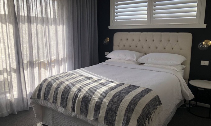 Devonport Apartment | Stylish Inspire Boutique III: Family-Friendly Retreat