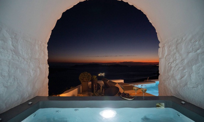 Fira Hotel | Relax at Inspire Santorini Villas with Pool and Spa