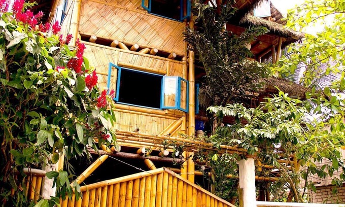 Mompiche House | Inspired by the Swiss Family Robinson treehouse, 3-story jungle-themed retreat