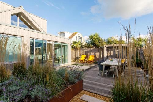 East Wittering House | Insta-Worthy 4BR Designer House Near the Beach