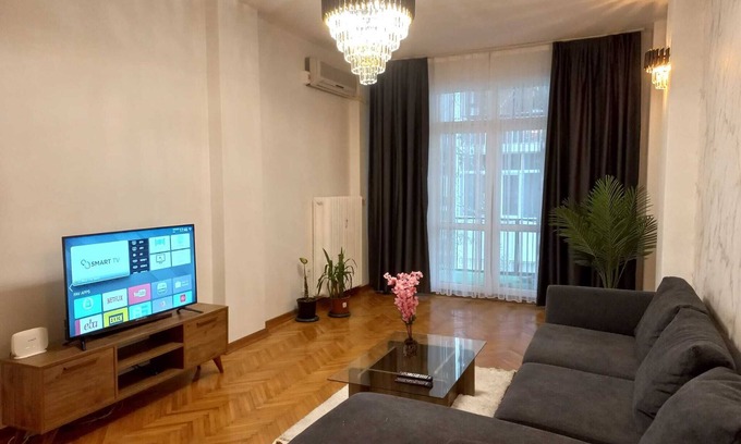 Gumussuyu Mahallesi Apartment | Discover Vanguard Istanbul Home with Oceanfront Views