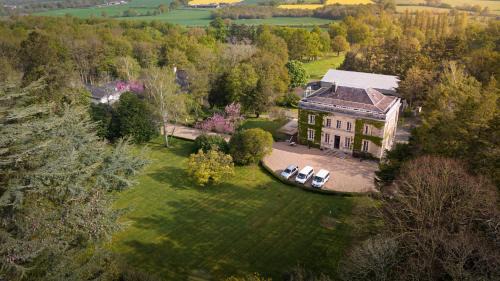 Becon-les-Granits House | Discover Pet-Friendly Stays at INSTITUT BOIS ROBERT
