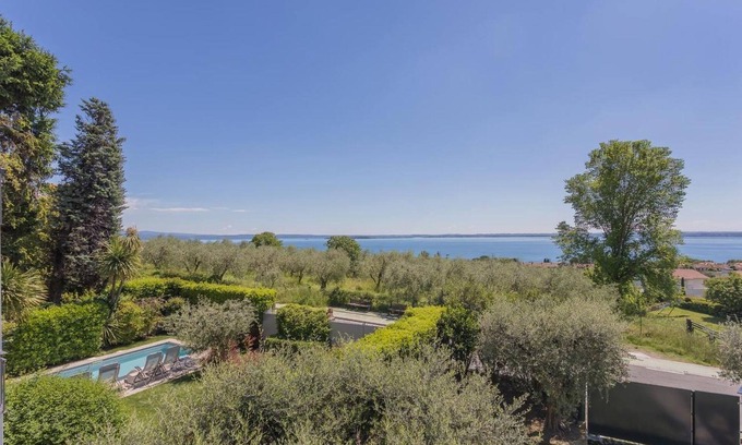Moniga del Garda Bed & Breakfast | Lake View Deluxe Double or Twin at Insula Felix Hotel
