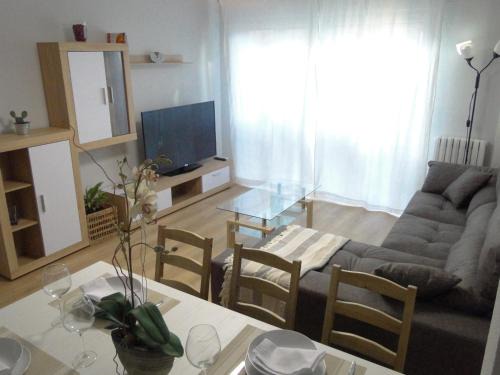 Astorga Apartment | Insula Plaza Mayor Home: Family-Friendly Retreat Rated 9.7