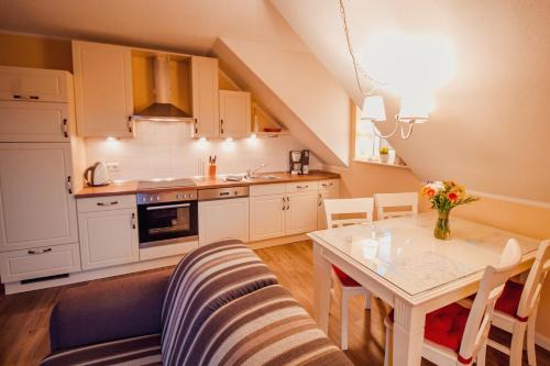 Visquard Apartment | Family-Friendly Retreat at Int Hörn 7 OG - Rated 8.3/10