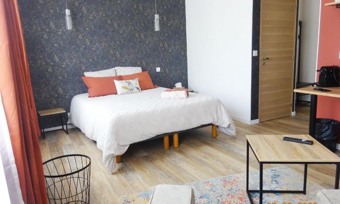 Nogent-le-Rotrou Apartment | Comfortable Intello Studio in Nogent-le-Rotrou - High Rating