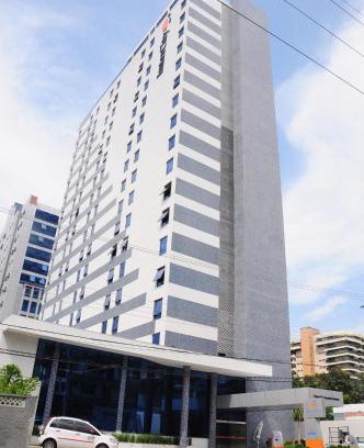 Adrianopolis Hotel | Discover Intercity Manaus: Pet-Friendly 4-Star Retreat