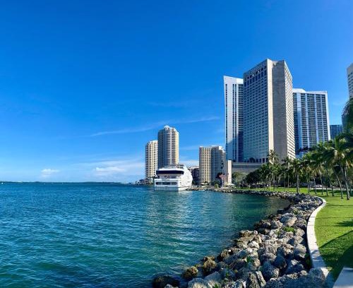 Downtown Miami Hotel | Experience InterContinental Miami: Oceanfront Bliss Awaits