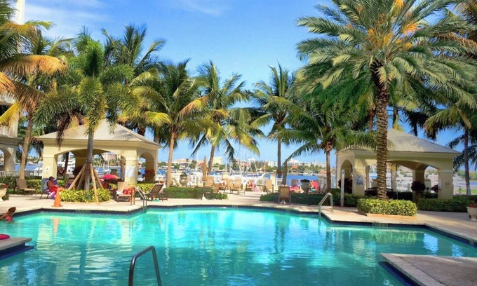 East Ocean Ave Apartment | Beachside Intercostal Condo with Pool & Ocean View