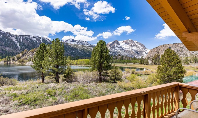 June Lake Condo | Idyllic Interlaken 32: Lake Views & Spa Amenities Await