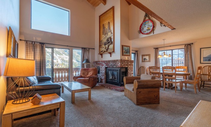 June Lake Condo | Interlaken #9: Family-Friendly 3BR Loft with Top Rating