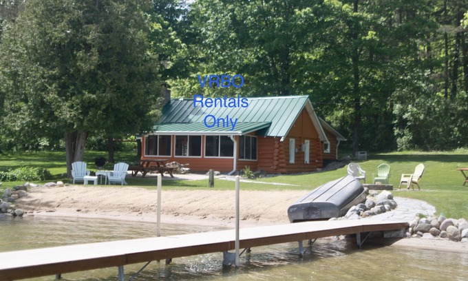 Bellaire Cabin | Experience Intermediate Lake Log Cabin with Pool & Views