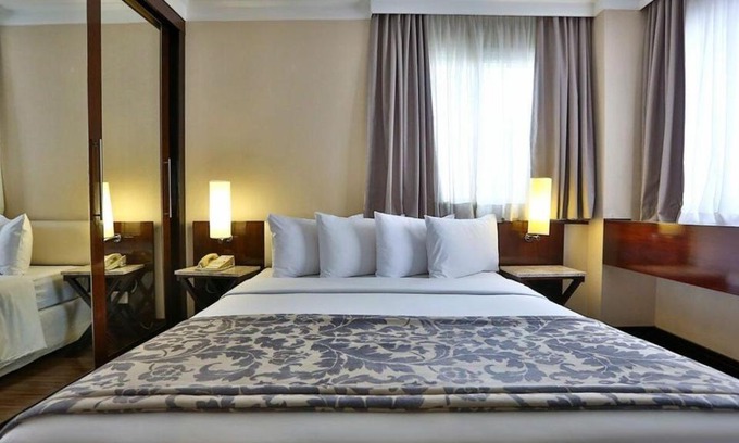 Jardins Apartment | Relax at International Plaza Inn: Oceanfront Rooftop Views