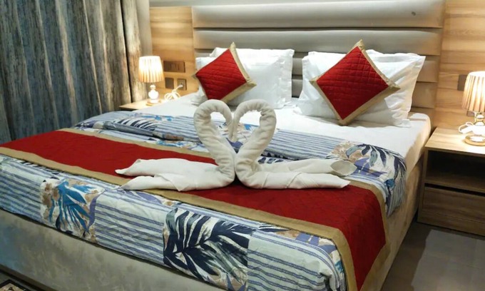 Noida Apartment | Elevate Your Stay at Interstellar View on the 21st Floor