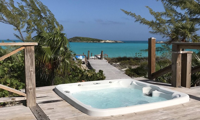 William's Town Cottage | Indulge in Beachfront Bliss at Blue Point Cottage