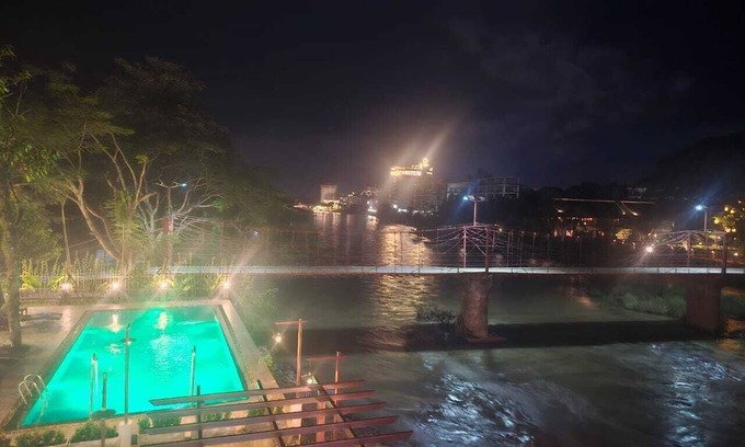 Vang Vieng Resort | Intimate Riverside Resort