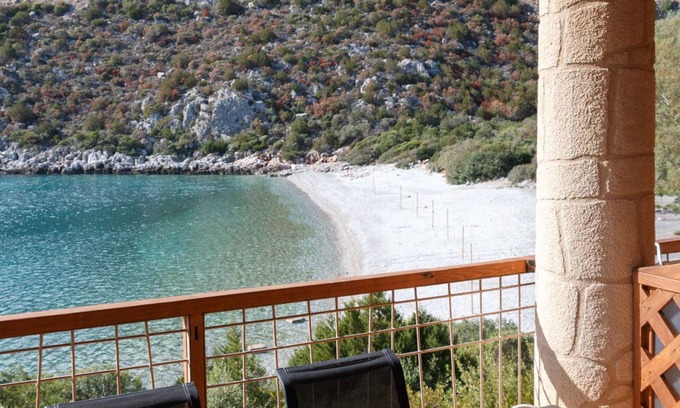 Arkadiko Chorio Apartment | Discover Into The Blue Maisonette: Beachfront Oasis Awaits