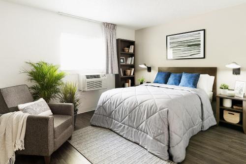 Warner Robins Hotel | Budget-Friendly Intown Suites in Warner Robins, GA