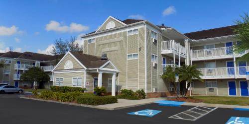 Greater Palm River Point CDC Hotel | Budget-Friendly InTown Suites for Families in Tampa, FL