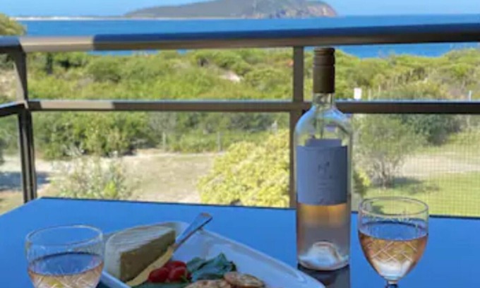 Nelson Bay Apartment | Intrepid 10: Beachfront Retreat with Stunning Views & Amenities