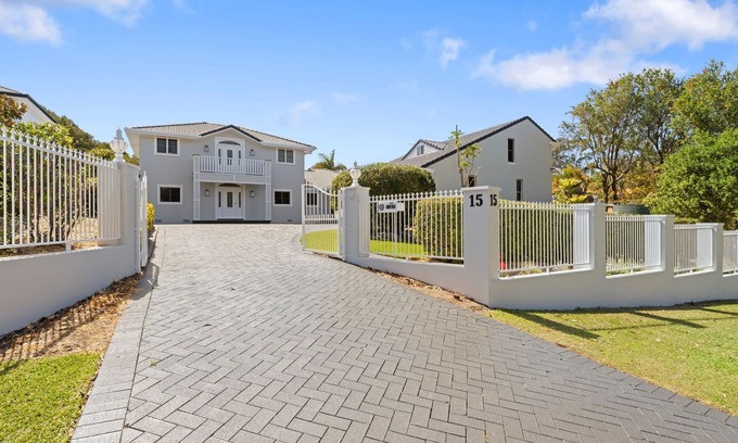 Coffs Harbour House | Discover Charlesworth House: Beachfront Comfort Awaits