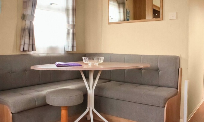 Caister-on-Sea House | Introducing the ABI Vista, a 2-bedroom caravan designed to accommodate up to 6 guests.