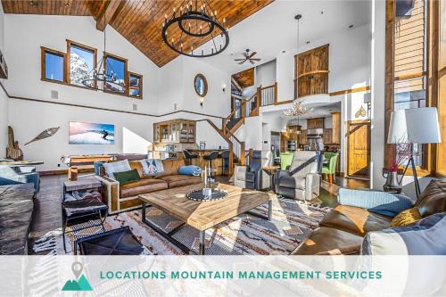 Big White Ski Resort Ski Chalet | Experience Inuksuk Lodge: Family-Friendly Big White Retreat