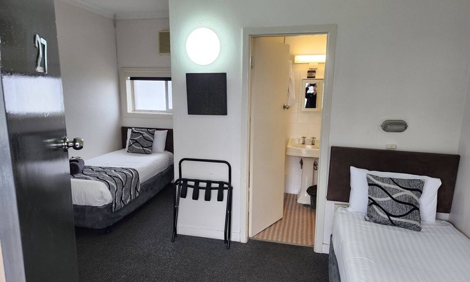 Inverell Hotel | Cozy Inverell Motel: Family-Friendly with Breakfast Included
