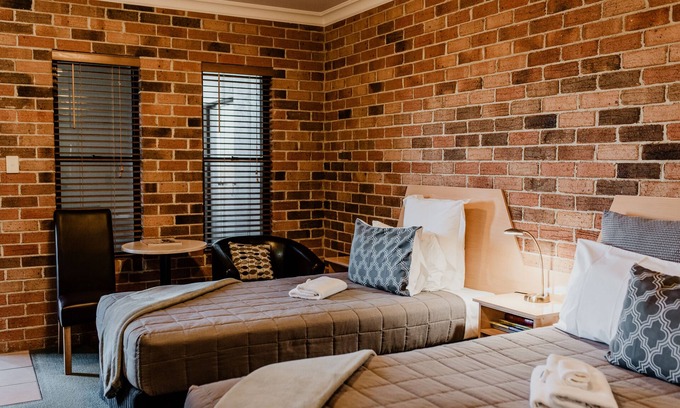 Inverell Hotel | Highly Rated Inverell Terrace Motor Lodge with Breakfast & Kitchen