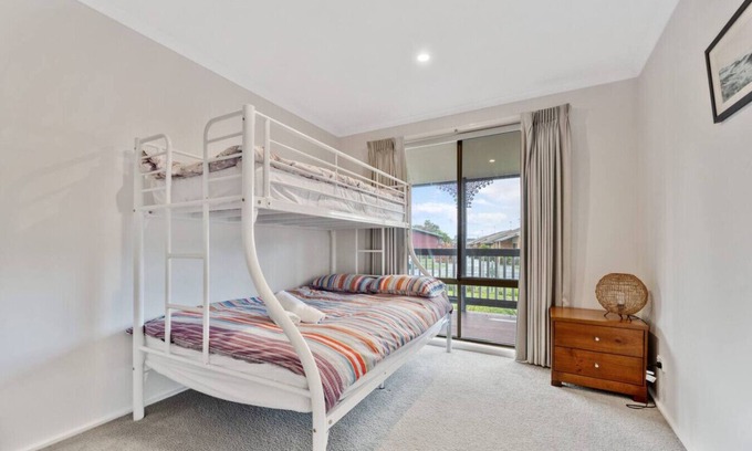 Inverloch House | Inverloch Dual Retreat | Spa Bath | 400m to Beach