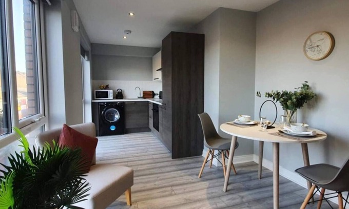 Hillsborough Apartment | Cozy 1-Bed Apartment with Breakfast in Sheffield's Heart