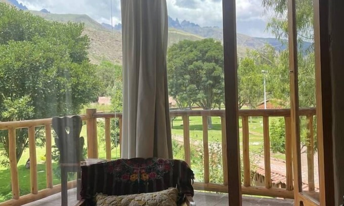 Huayllabamba Villa | Welcoming 10-Bed Villa in Urubamba, Cusco with Breakfast